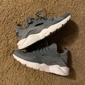 Nike gray huaraches